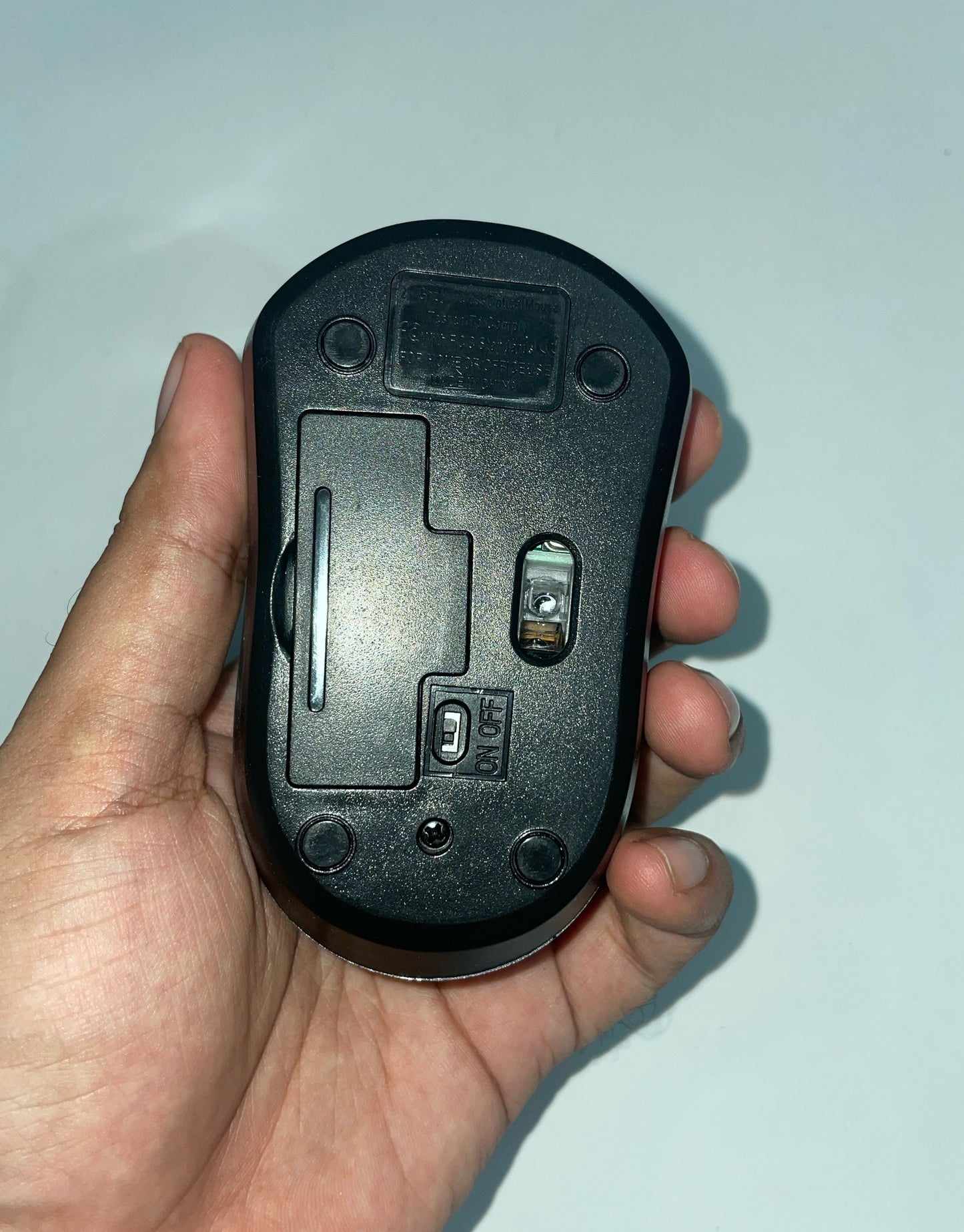 A4Tech G3-200NS 2.4G Wireless Silent Click Mouse - 1200 DPI Optical Sensor, Symmetric Ergonomics