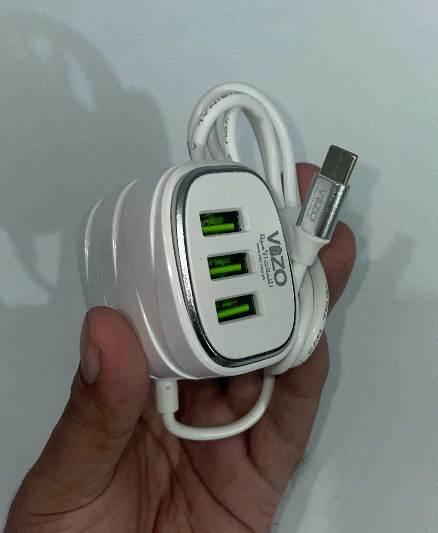 VIZO V16 Fast Charger - 4 Amp Rapid Charging, Triple USB Ports, Auto ID Technology, Quick Charger with 1-Meter Cable